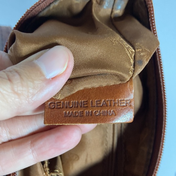 Vintage Fossil Leather Shoulder Bag - Picture 14 of 15